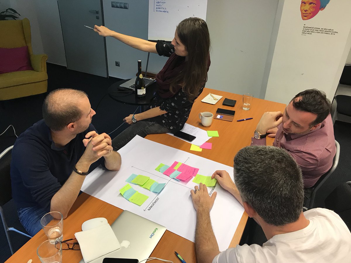 Jan_Kvasnicka's tweet photo. Workshop na https://t.co/TVgORiyl1D je v plném proudu #skoleniwebu #workshop #optimalizace #ideace #priority https://t.co/KAw1xcaekp