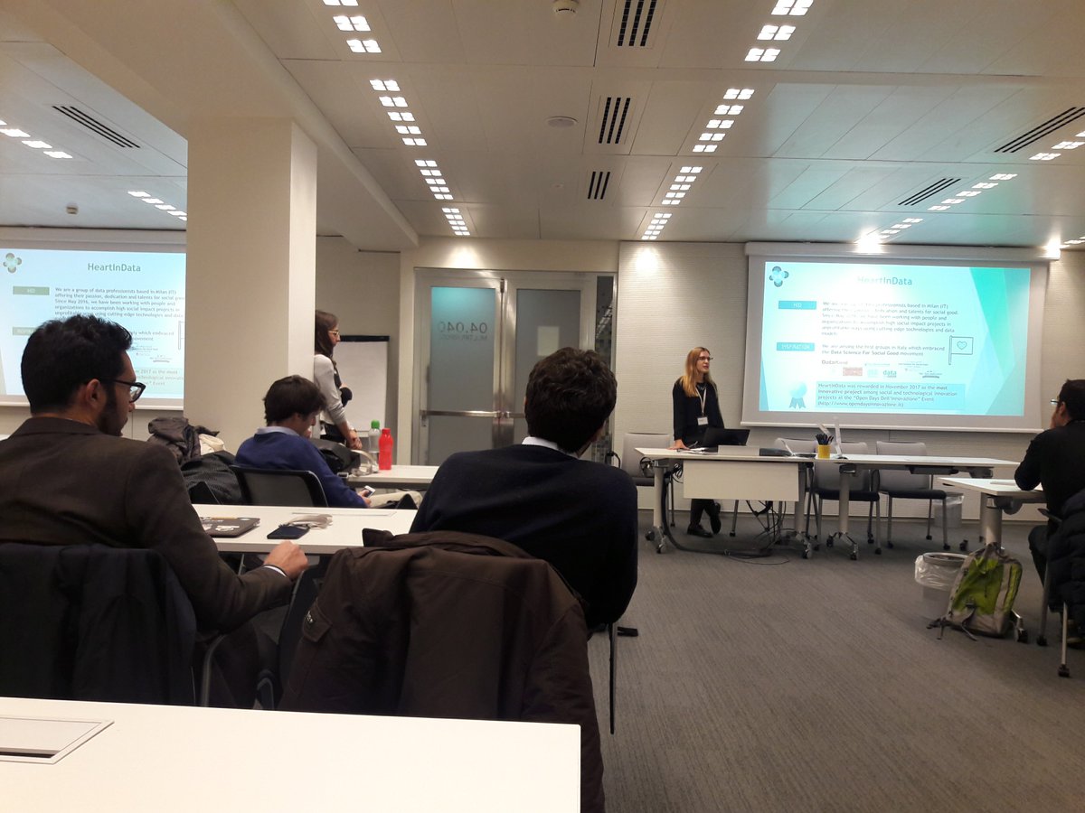 RladiesMilan tweet media