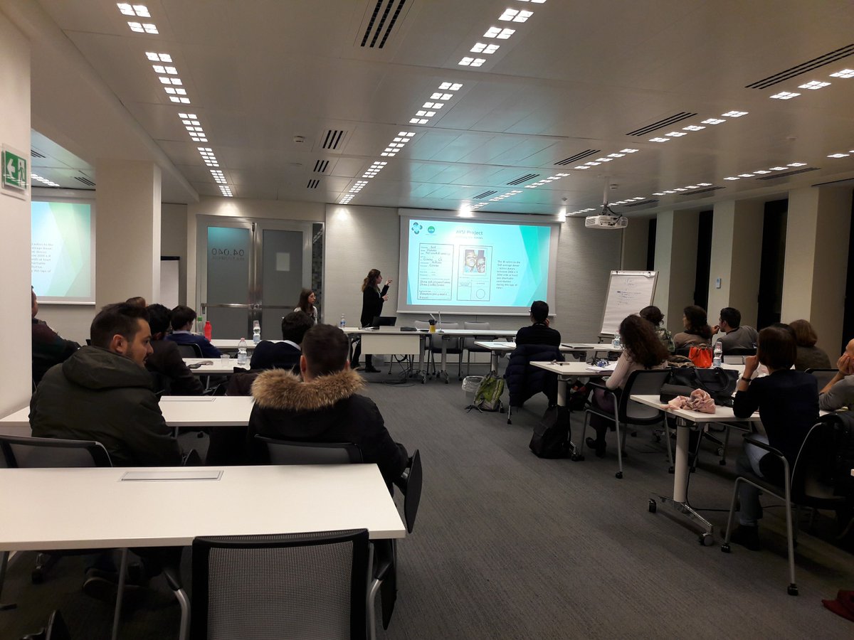 RladiesMilan tweet media