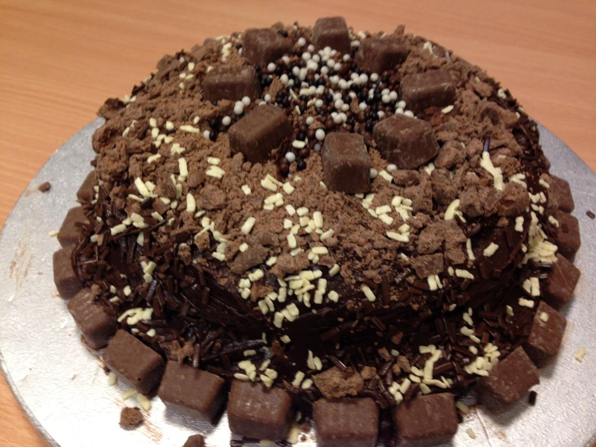 upandcomingsmt's tweet photo. Oh my gosh, this looks like chocolate heaven @SaferMerthyr @VAMTtweets @BBCCiN https://t.co/dQqNX6EtMe