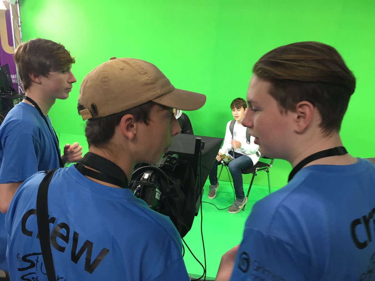 GI_ESTV's tweet photo. Everyone wants to be on TV! @SkillsShow #SkillsShow17 @worldskillsuk #hall17 https://t.co/EDadwkMwg2