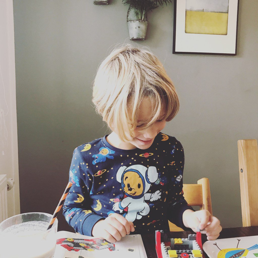 nadjanord's tweet photo. Hösten och Henry. Nyheter, ovisshet och glädje. https://t.co/3waR7Zqyvt https://t.co/9eOmu6mjEn