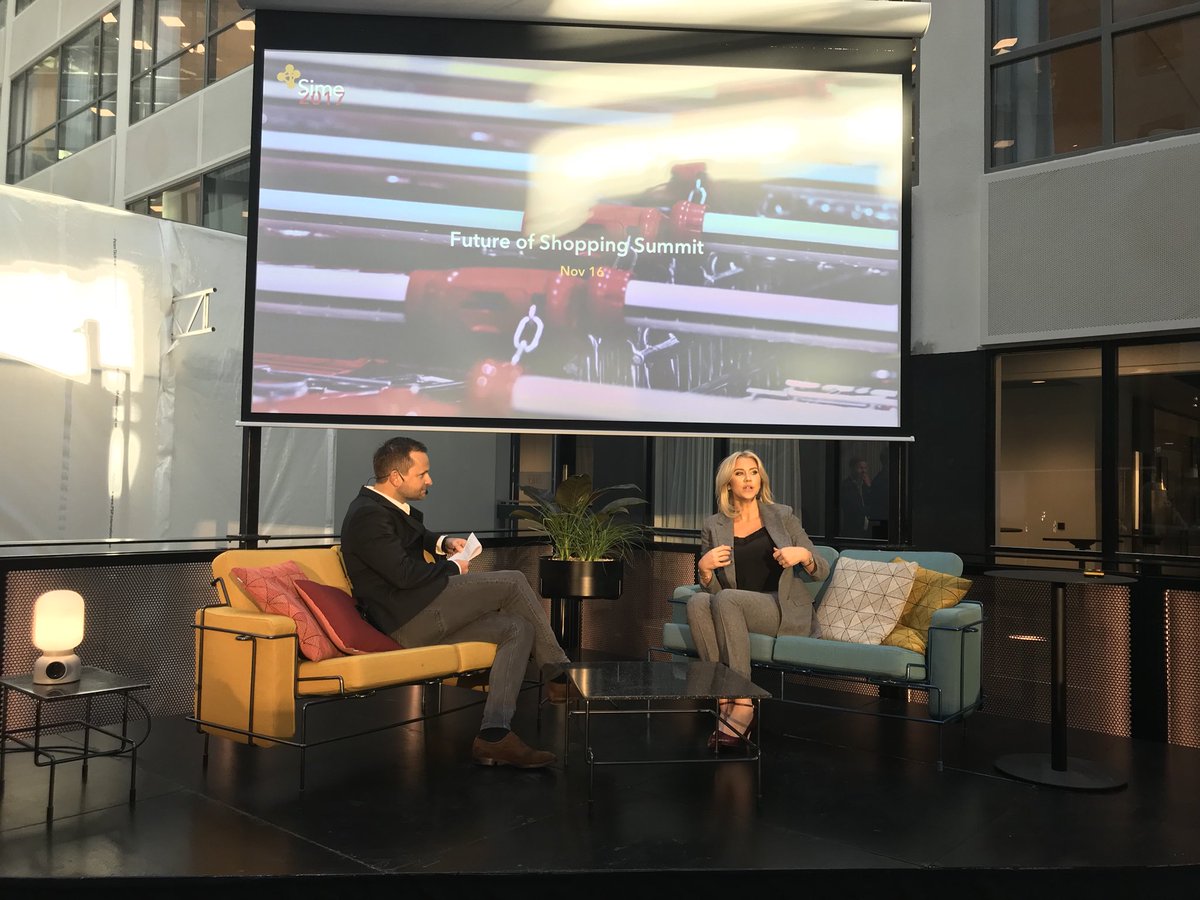 simeblog's tweet photo. Social media star &amp; entrepreneur @lowengrip: “Focus on building brands, not channels. Brands can live longer than channels can”. #Sime17 https://t.co/01MaCg7M5Z