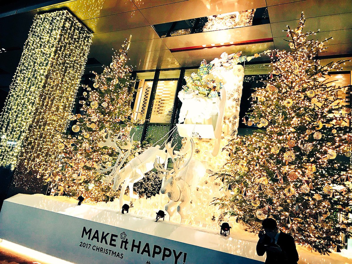 矢澤歩美 銀座三越クリスマスツリー点灯式 サンタさんの格好で踊らさせていただきました お客様と交流する事もでき とても楽しかったです 今年ももう終わりか 早いな 銀座三越 クリスマスツリー 点灯式 サンタクロース メリー