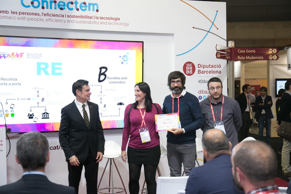 sosteniblecat's tweet photo. Una aplicació mòbil per gestionar la recollida de #residus urbans, guanyadora del premi ‘Apps&IoT for citizens 2017’ https://t.co/X6Wbd0t4mE #Reciclab @SmartCityexpo @diba @A_impulsa @rezerocat @residuscat @ResidusValles @residus_AMB_COR @gNohales https://t.co/suWoM6TJVQ