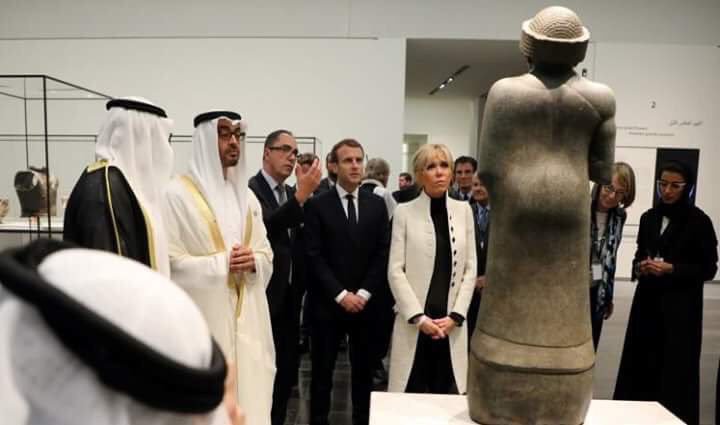 AqSumer's tweet photo. هل يحق للامارات العربية ان تسرق اثار من سوريا والعراق ومصر لتفتح متحف اللوفر ابو ضبي.  ماذا تقولون لزوار المتحف اثار مسروقة 
#اعيدوا_اثارنا_المسروقة 
#العراق_العظيم https://t.co/lxNxUbR6n2