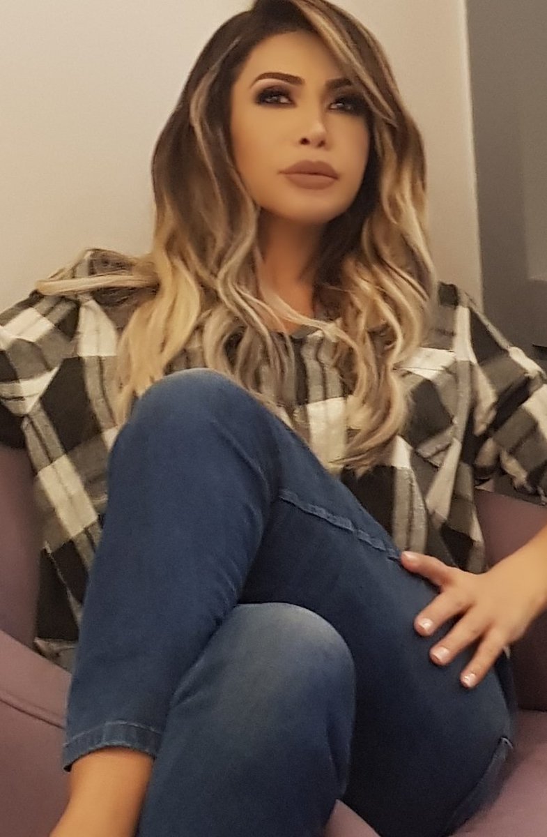 منك تعبانة وعالله عالله داخلة تنساني تاعرف بعدك غفى العيون... #بالقلب ❤
#نوال_الزغبي