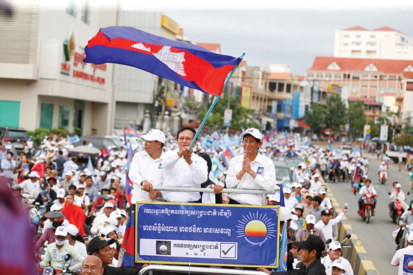 phnompenhpost's tweet photo. BREAKING: The Supreme Court has ruled to dissolve the Cambodia National Rescue Party, ending the only legitimate electoral threat to Prime Minister Hun Sen’s Cambodian People's Party #Cambodia https://t.co/IJqDYMdPpt https://t.co/VRGe200oPS