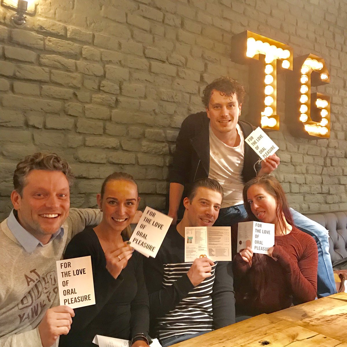 Niet zomaar een nieuwe borrelkaart. Yum!