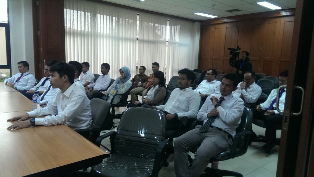 Tia_den_Hartog's tweet image. Two weeks ago, the course on Company Investment Decision-Analysis in Geothermal Projects took place in Jakarta. The course was given by lecturers from @TNO and @itbofficial . 
A few pictures to give an impression of the course.
#geothermal #geocap #Indonesia #Netherlands