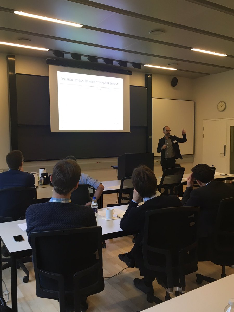 DBE_SDU's tweet photo. Keynote by Per Strömberg from Stockholm School of Economics (@handels_sse) on "Compensation and talent in the finance industry" at the 2nd SDU Finance Workshop at @DBE_SDU https://t.co/ZRguUDSWEY