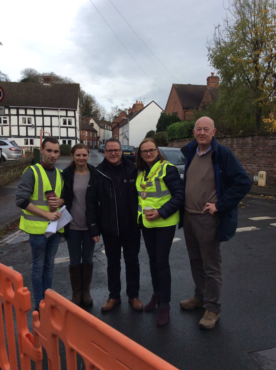 Fantastic to meet Anna Coleman Bewdley Town Mayor <a href="/bewdleytc/">Bewdley Town Council</a> at our Beales Corner community flood plan exercise earlier today. English Severn and Wye RFFC EA appointee Peter Jones attended to highlight the role of the RFCC in supporting scheme development. #Bewdley