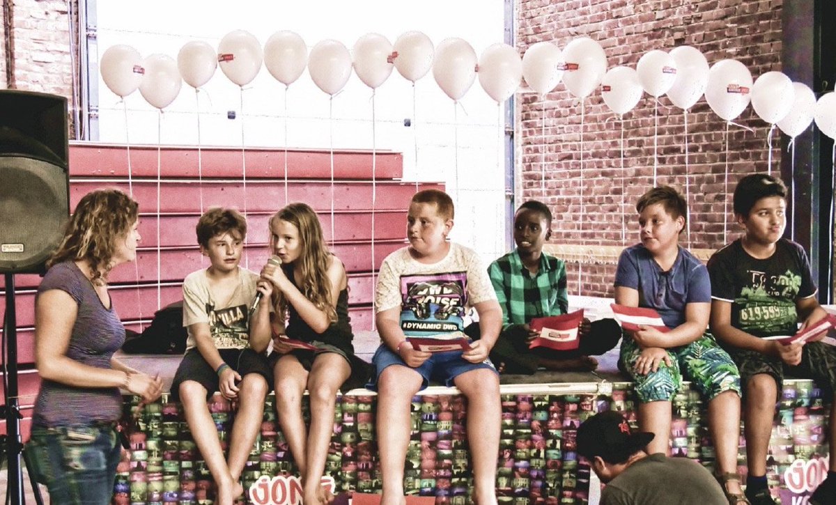 Heeft jouw stad of gemeente de ambitie om op lange termijn te werken aan een kindvriendelijk beleid? Vanaf vandaag kun je bij ons een portfolio indienen voor de toekenning van het label 'kindvriendelijke steden en gemeenten'. bit.ly/2ilPX8D