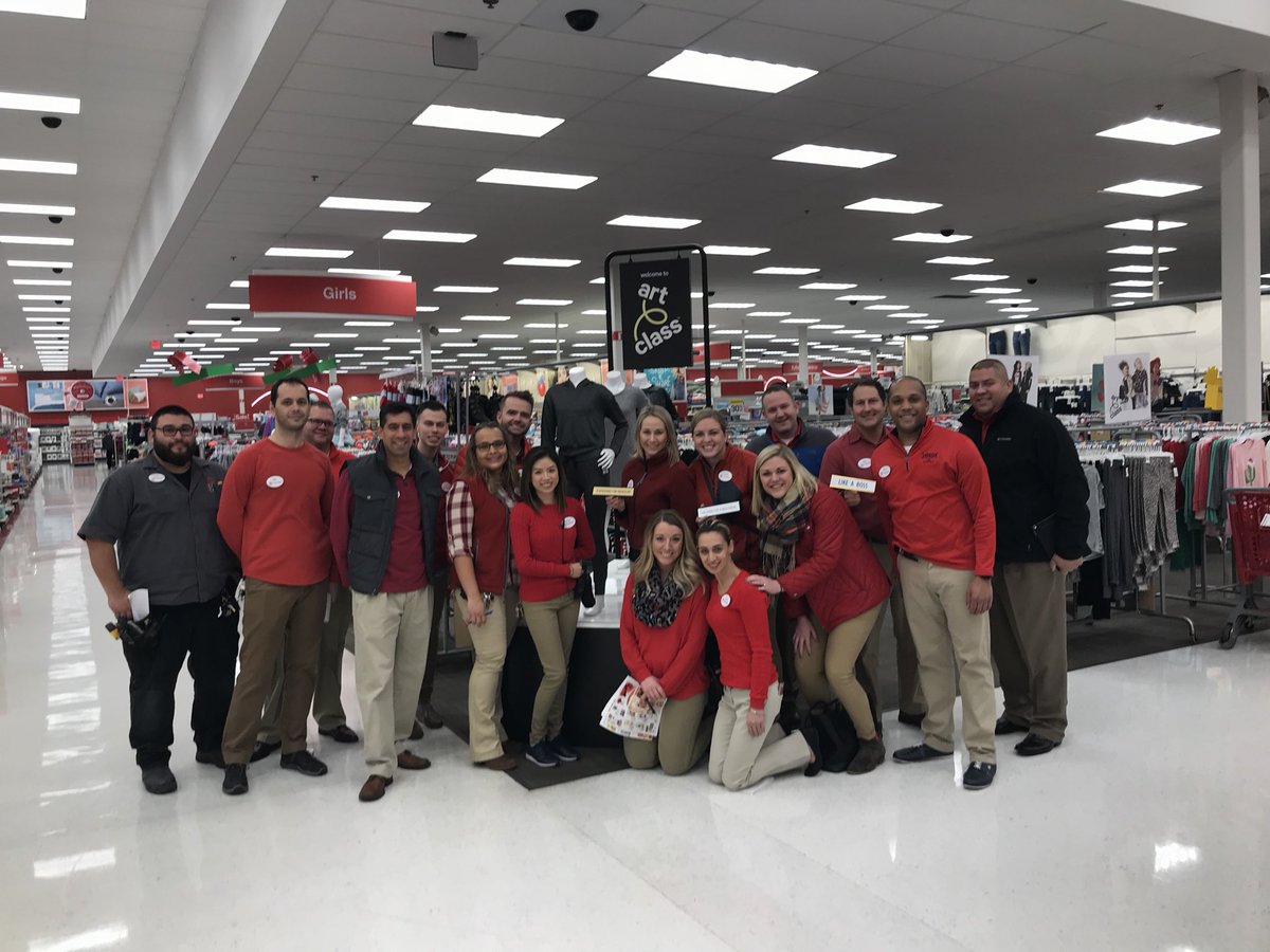 T927 Evanston is looking great and  ready for the holidays! #likeaboss