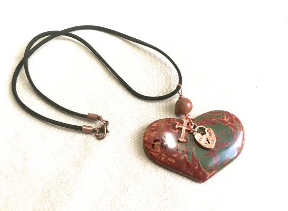 ZenCatPottery's tweet photo. A red heart lasts forever.  https://t.co/rbieP2wQOJ  #FunNfiber #anniversarygift #valentinesdaygiftguide https://t.co/acqvEEczMv