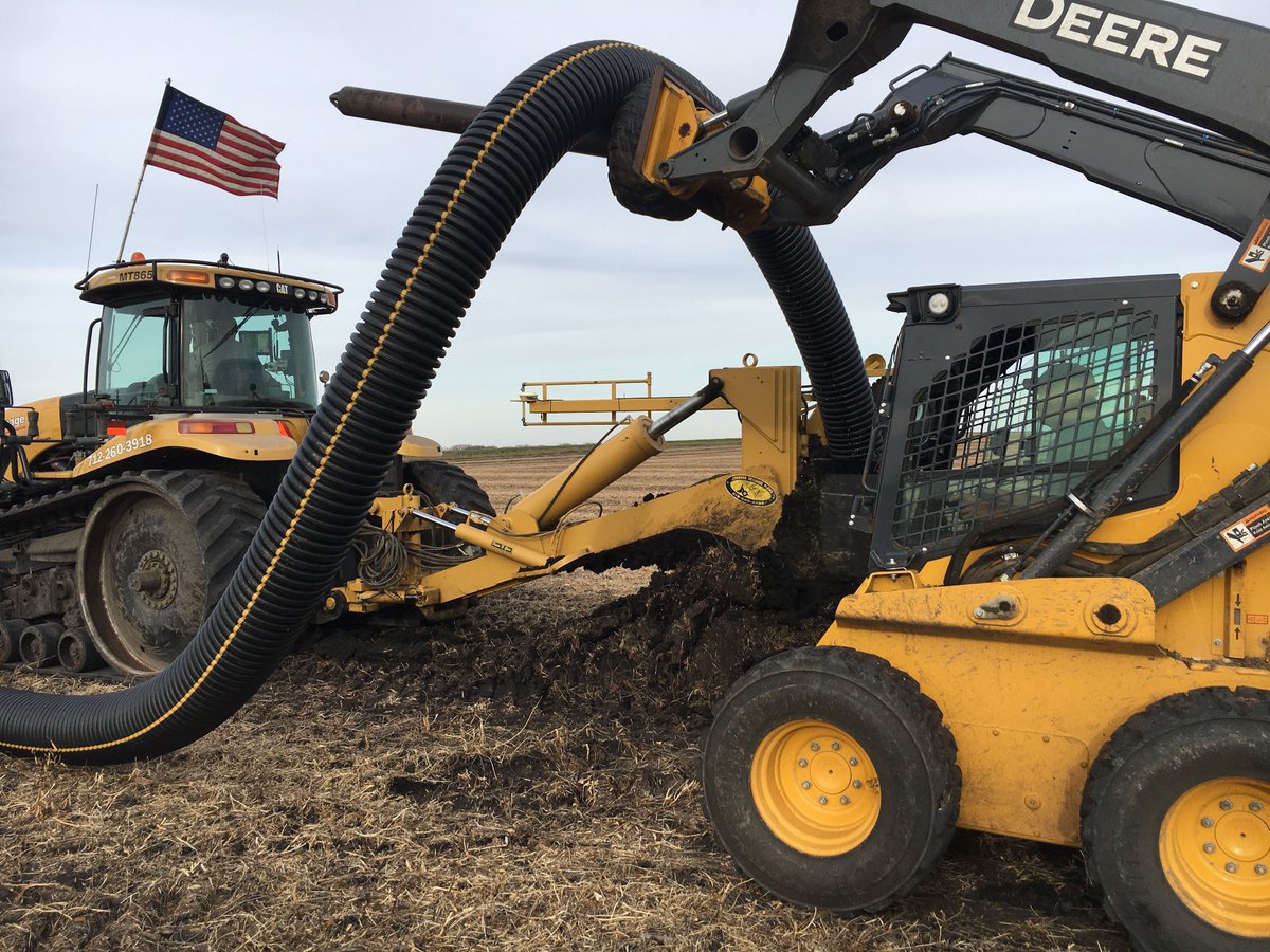 PrinscoInc's tweet photo. With crops coming off of the fields, tiling has been ramping up, meaning more GOLDFLEX going in the ground. Thanks to B & B Farm Drainage and Schmillen Construction in Iowa for the pictures from their recent GOLDFLEX installations.
#thefutureisflex https://t.co/SPjGoJKJ1v