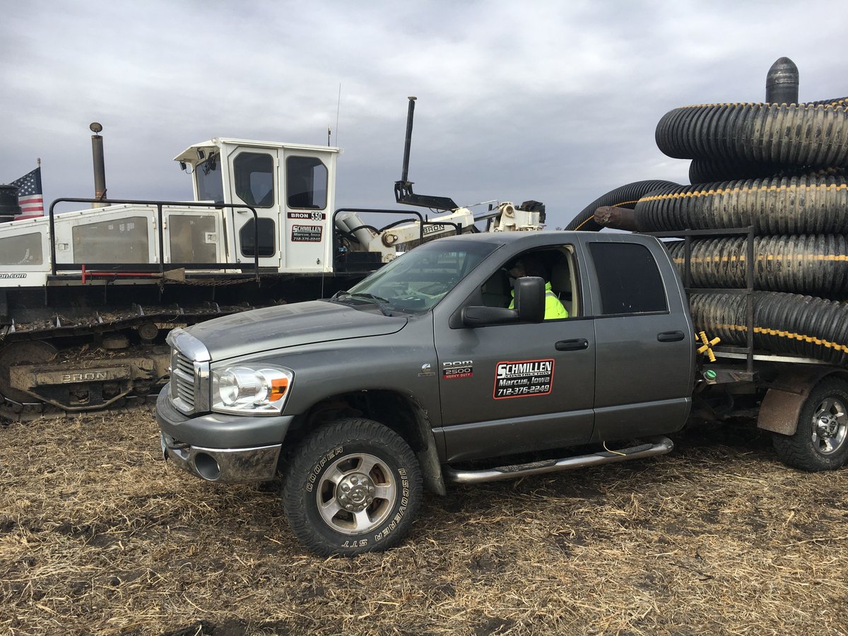 PrinscoInc's tweet photo. With crops coming off of the fields, tiling has been ramping up, meaning more GOLDFLEX going in the ground. Thanks to B & B Farm Drainage and Schmillen Construction in Iowa for the pictures from their recent GOLDFLEX installations.
#thefutureisflex https://t.co/SPjGoJKJ1v