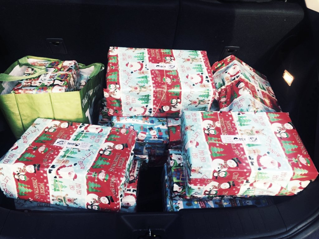 SortRefer's tweet image. All packed and ready to go! 14 shoeboxes for @OCC_UK #ipackshoeboxes #OCC  socsi.in/M9Q2v
