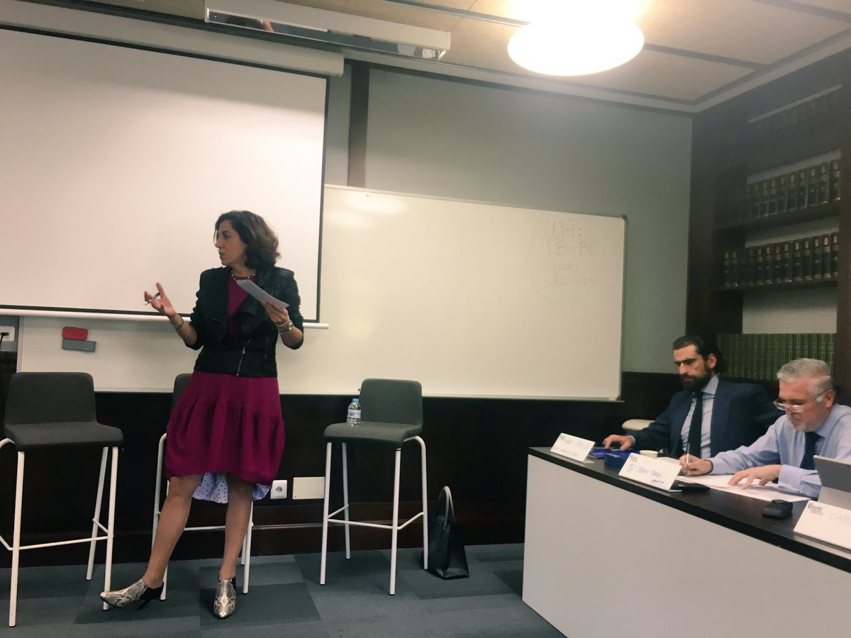 ana_lorenzo's tweet photo. Comenzamos con @lozanoIrene que además de su pasado periodístico y político, es CEO de un precioso proyecto: @ThinkingCampus. En seminario #lobby y #advicacy de @deustodbs y @masconsulting Cc @InakiOrtega https://t.co/Ziby1C3szX