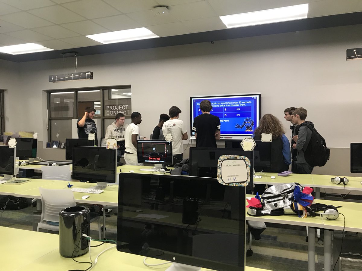 The6505DMT's tweet photo. Yukon sophomores in tha house today #Digitalmedia #videoproduction #photography #recruiting #yhs #yukon #the6505 https://t.co/HUVbHmQ7yK