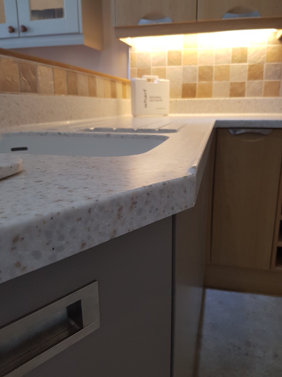 WFDreamDoors's tweet photo. Why not come and check out our new Wharf Seamless worktop display, showing seamless curved upstands, no-drip edge, moulded sink &amp; pan stand thanks to @TheWharfBlog Available in over 30 colours!! https://t.co/EhTzgRryzr