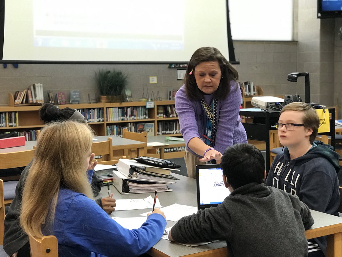 DoInkTweets's tweet photo. RT @WakefieldMedia: Macsuga Ss: Itโs been fun! Revolutions & Guillotines @WakefieldMiddle @DoInkTweets #Research #4Cs #teachtotheedges https://t.co/1sowLR4bhF #doink #greenscreen