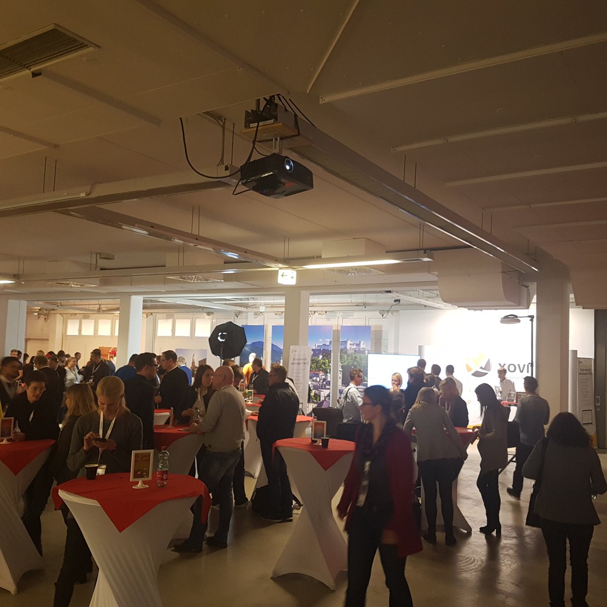 xovitool's tweet photo. Um 12:35 Uhr ist Mittagspause bei der #OMX. Besucht uns doch mal am XOVI Stand. Wir zeigen euch alles zu unseren SEO &amp; Social Tools. #SEO #onlinemarketing #XOVI #OMXat #Seokomm #Marketing https://t.co/gExU3avzcs