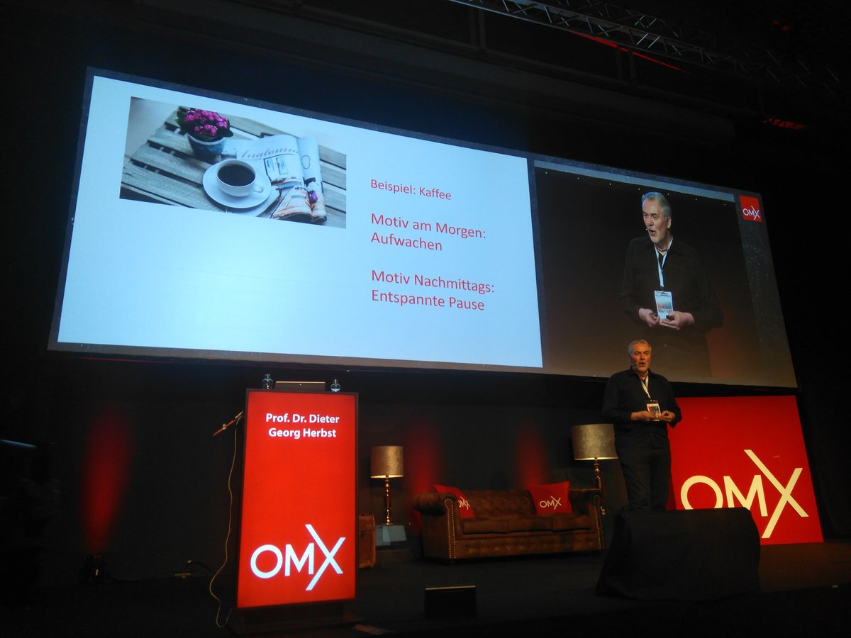 xovitool's tweet photo. Prof. Dr. Dieter Georg Herbst kennt sich mit der Hirnforschung aus und hat ein paar echt interessante Insights. #OMX #XOVI #OMXat #seokomm #SEO #marketing #onlinemarketing https://t.co/EjWrTGj7rU