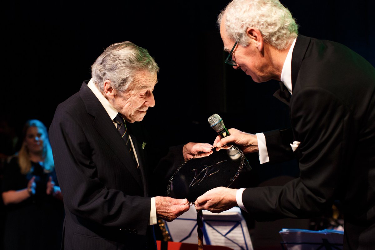 Gisteravond eerste editie van Engelandvaarders Gala in <a href="/HotelvanOranje/">Hotel van Oranje</a> en uitreiking Engelandvaarders Award aan Eddy Jonker bit.ly/Engelandvaarde…