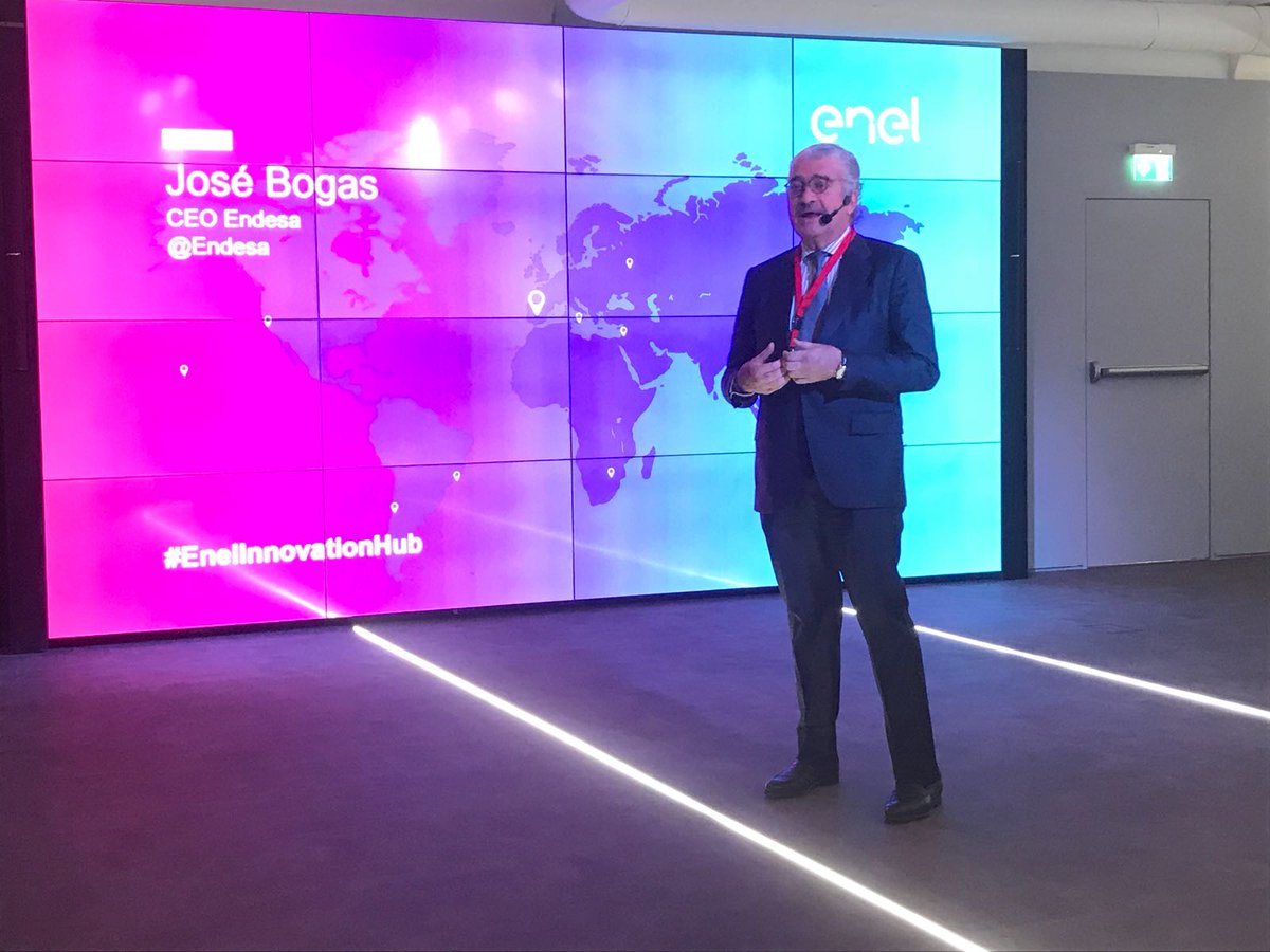 ernestociorra's tweet photo. @EnelGroup @Endesa #EnelInnovationHub we have a new hub in Madrid! Pepe Bogas is explaining what we will do here: a hub focused on #IoT https://t.co/aar6OR1wg8