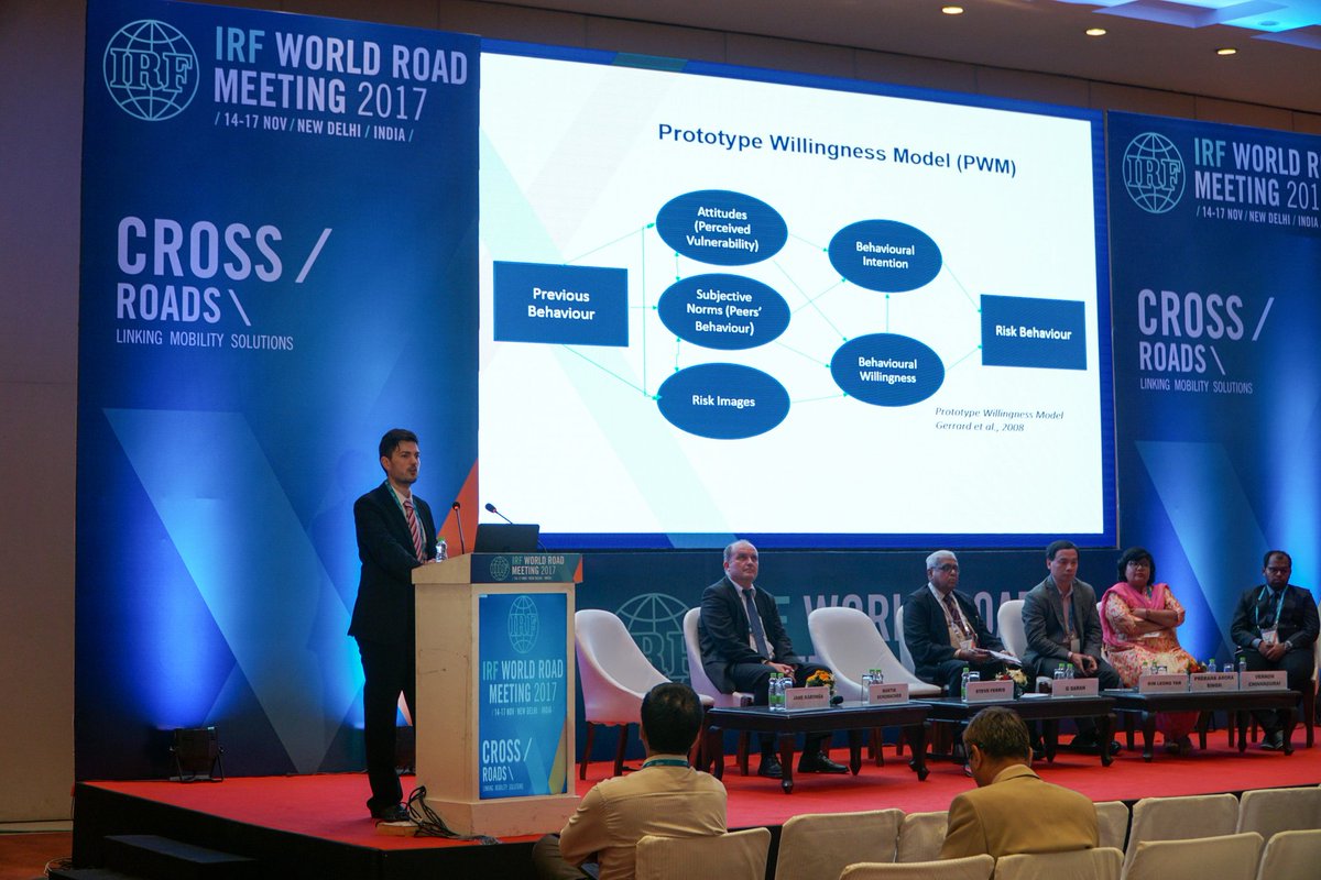 mastonline's tweet image. Steve Ferris from @agilysis_uk now talking to the audience at #Wrm2017 about what effective techniques are available to reduce mobile phone use in young drivers #roadsafety