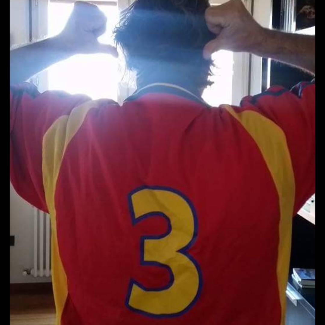 Negri70Marco's tweet photo. Today my thoughts fly high to you my dear friend and former mate. Forever in my heart and mind. R.I.P. Didi #danielprodan #romaniannationalteam #steauabucureşti #atleticomadridfc #atleticomadridfans #messinacalcio #acmessina @RangersFC 😢😢😢 https://t.co/g0vgnuImC2