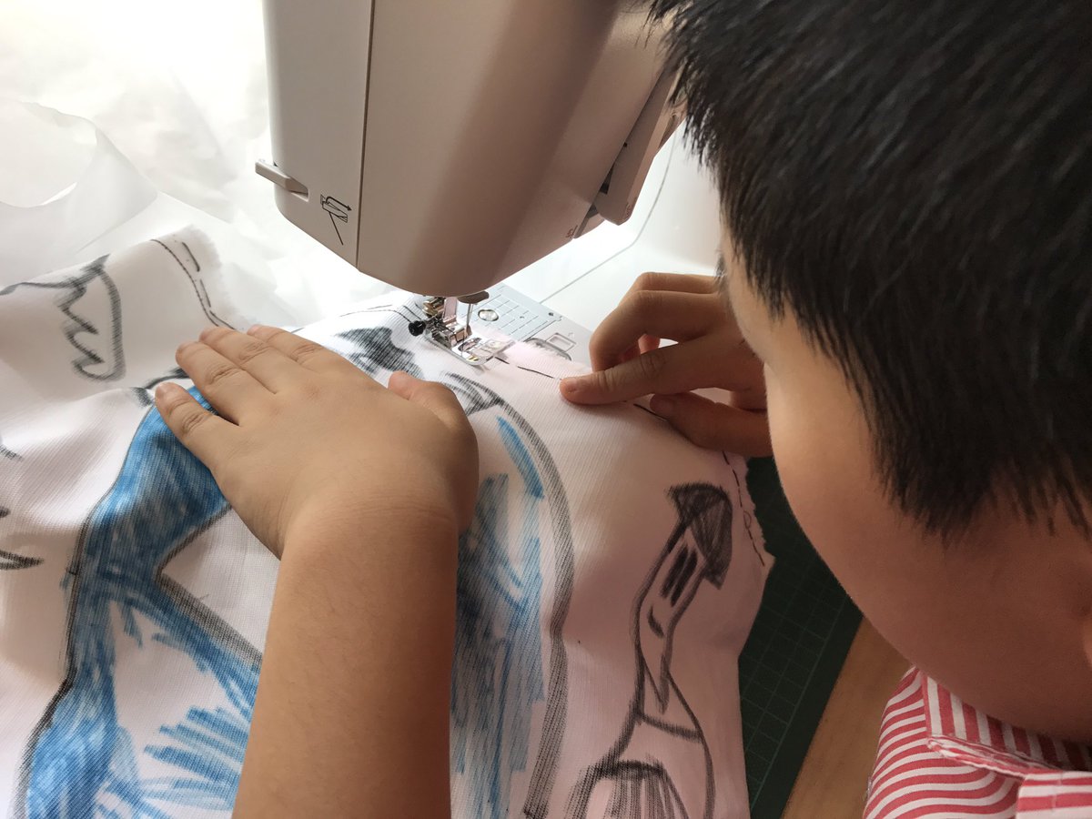 lovenguin's tweet photo. #Sewing skills &amp; #textile #design in Gr 2 classrooms #making original Tote bags for #school use. Brilliant! #cdnisprojectinnovate @alytree @RachelRendall1 #cdnishk https://t.co/YAodbjLCji