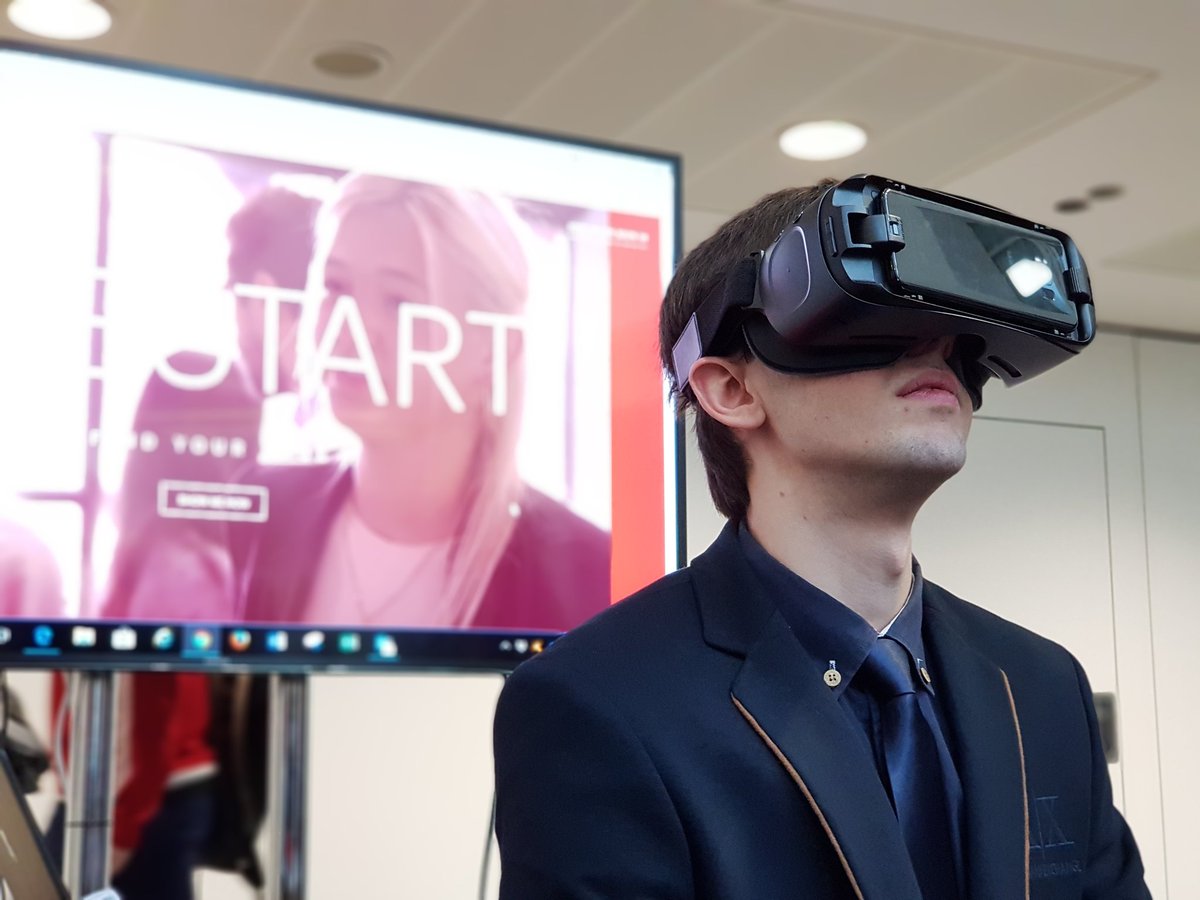 Mariethreestars's tweet photo. Unleash your ideas by taking one of @slifestart challenges
#SolentFutures https://t.co/cFFNA6BLE8