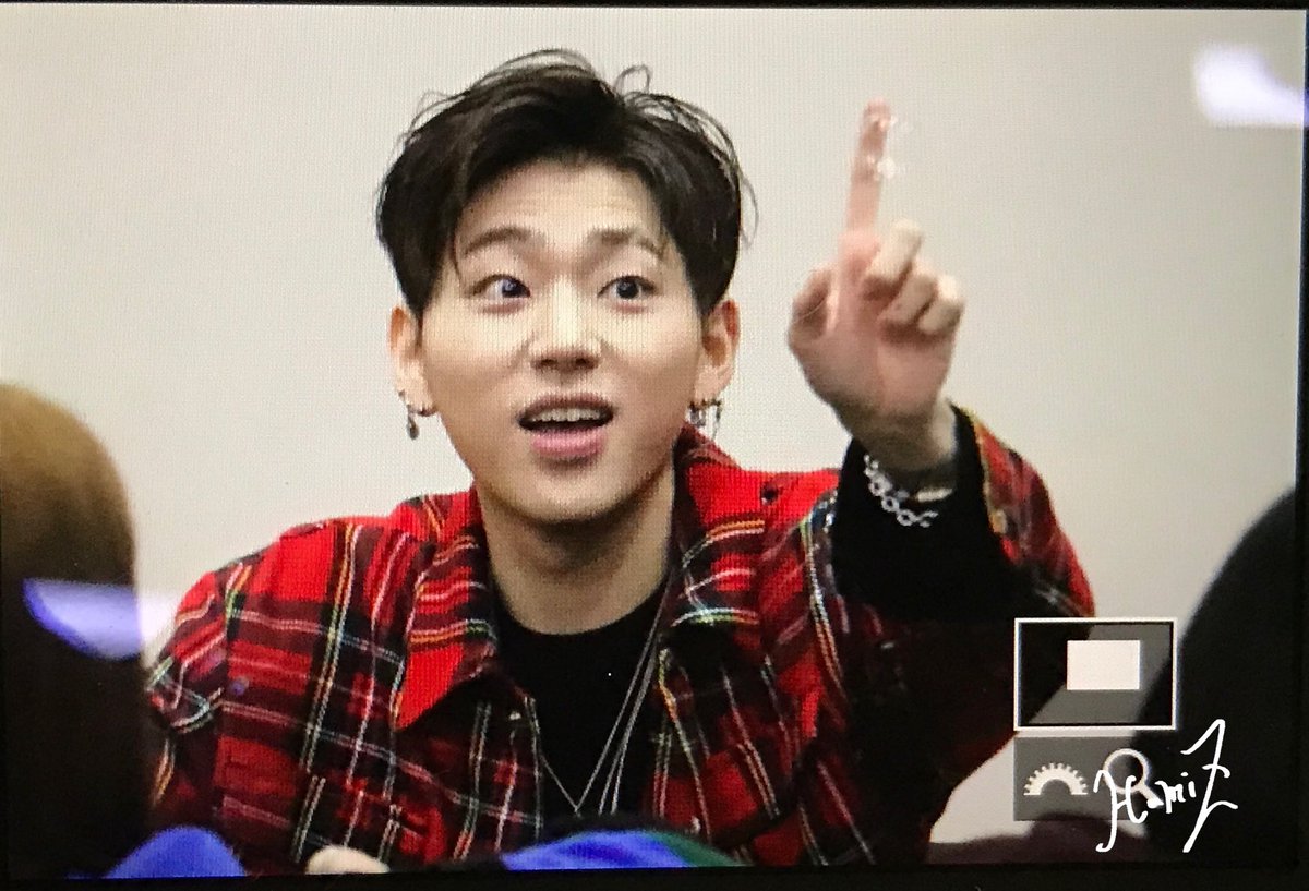 hamiz92's tweet photo. 171116 용산 팬싸  
@ZICO92 
#블락비 #지코 #우지호 #ZICO https://t.co/dgA88SUlqN