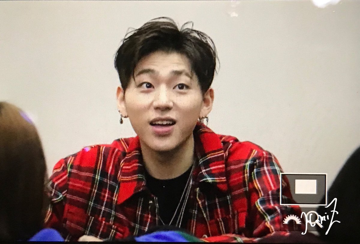 hamiz92's tweet photo. 171116 용산 팬싸  
@ZICO92 
#블락비 #지코 #우지호 #ZICO https://t.co/dgA88SUlqN