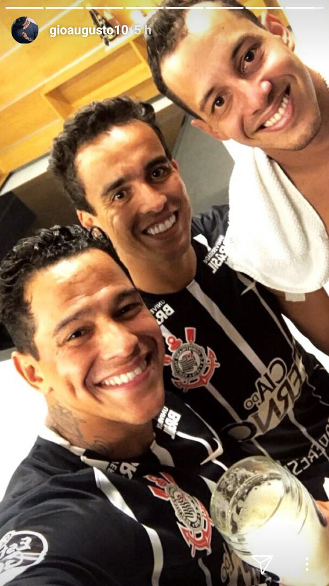 GlauciaVerde's tweet photo. @GioAugusto10 O sorriso no rosto de quem nunca foi criticado https://t.co/4IrR8K2p83