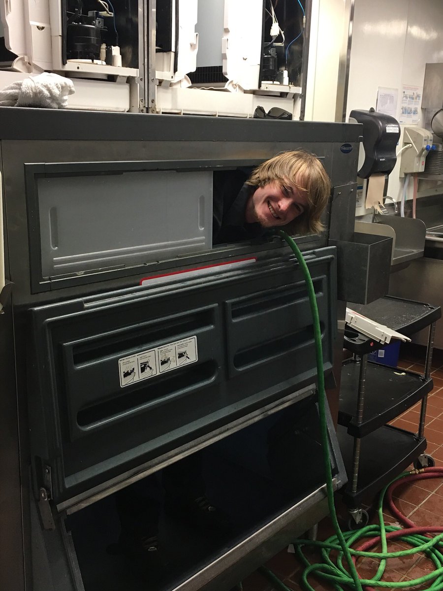 GaAirRefrigInc's tweet image. Extra deep #IceMachineCleaning  #Inside&amp;amp;Out #GARS #REFRIGERATION #CharlestonSc