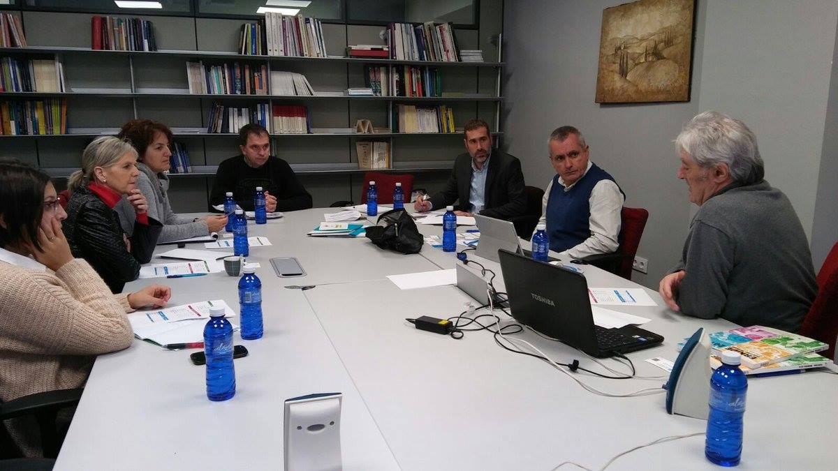 AOlveira81's tweet photo. Moitas grazas a #ANEL e #Erkide polo seu tempo e acollida. Mirar fora sempre dá outra perspectiva. #EconomíaSocial #Cooperativas https://t.co/YPrAltWX5F