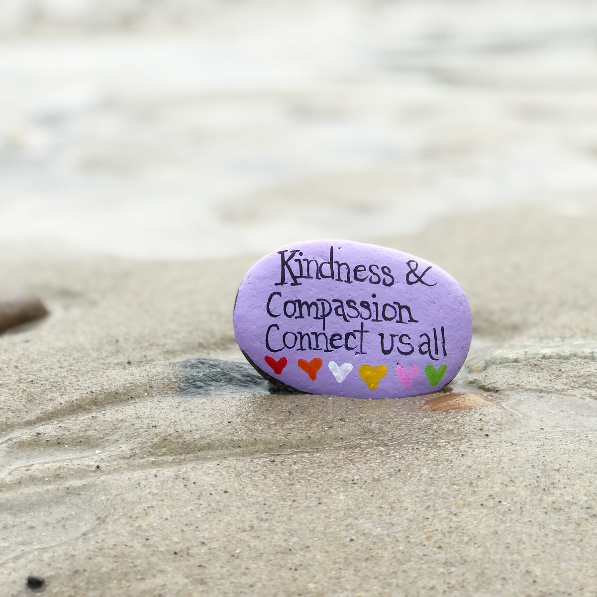 theKindnessrock's tweet photo. The art of connecting #thekindnessrockproject #makekindnessrocks https://t.co/r2lqjbM0ic