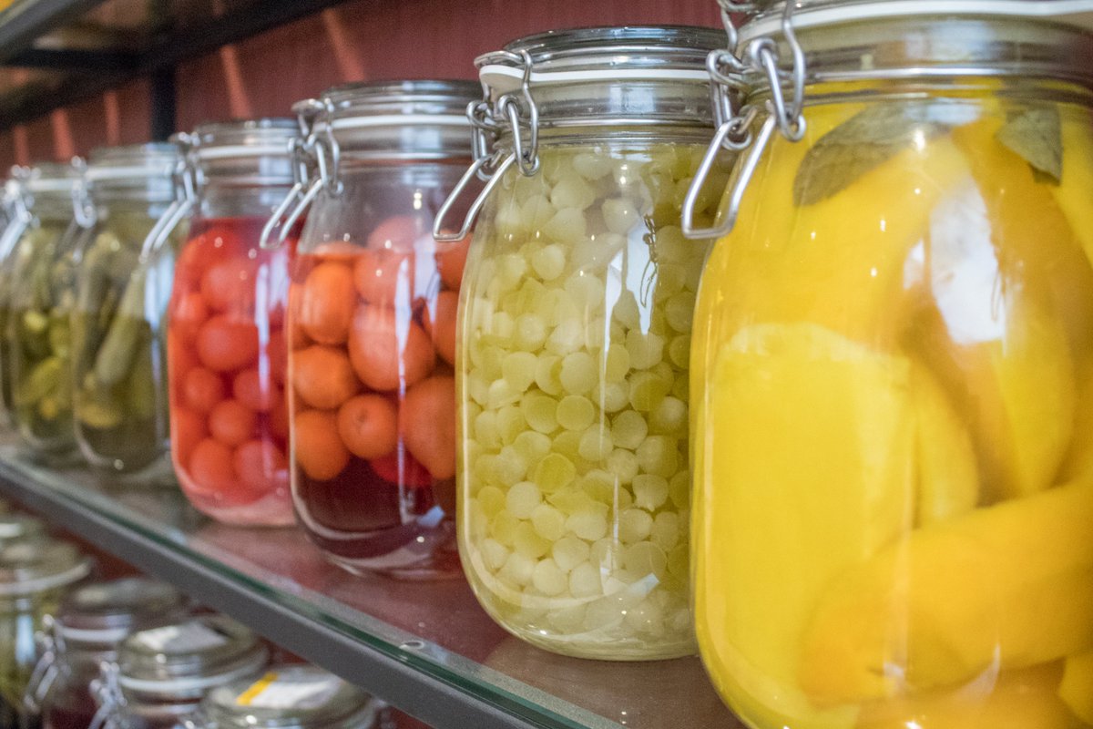 CoqueMadrid's tweet photo. Alimentos vivos. #CoqueLAB. https://t.co/MvR44Uw4YA