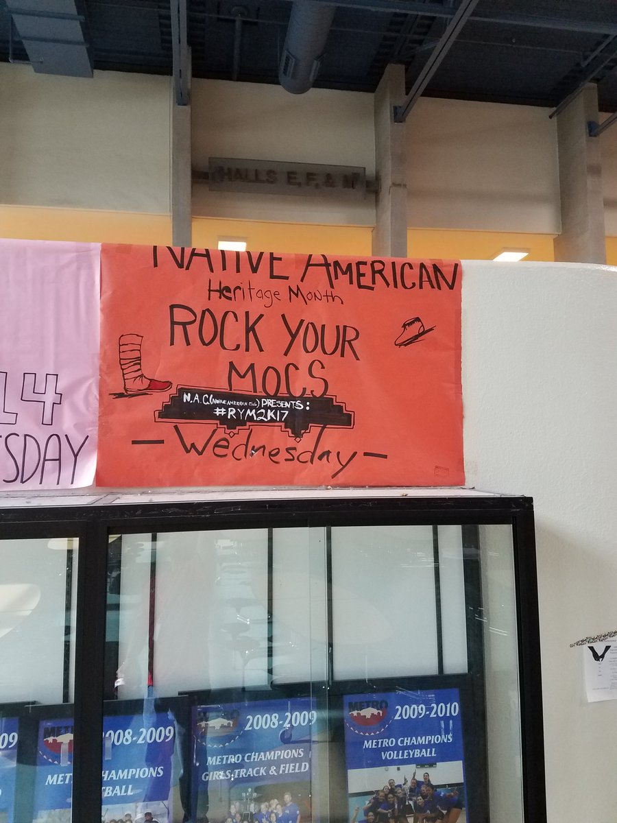 pueblosole's tweet photo. @CibolaCougars Rock Your Mocs! &amp; join the Native American Club! #RYM2017 #RockYourMocs #rockyourmocs2017 #itsagooddaytobeindigenous https://t.co/zGegQwbokC