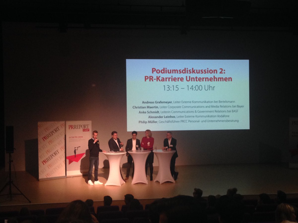 katha_marg's tweet photo. "In der Agentur kriegst du Stress, im Unternehmen Geld", stimmt das oder nur ein Klischee? Podiumsdiskussion zur PR-Karriere Unternehmen vs Agentur. #prreportcamp #prNachwuchs #kommoOnTour https://t.co/NBP8buay4Y