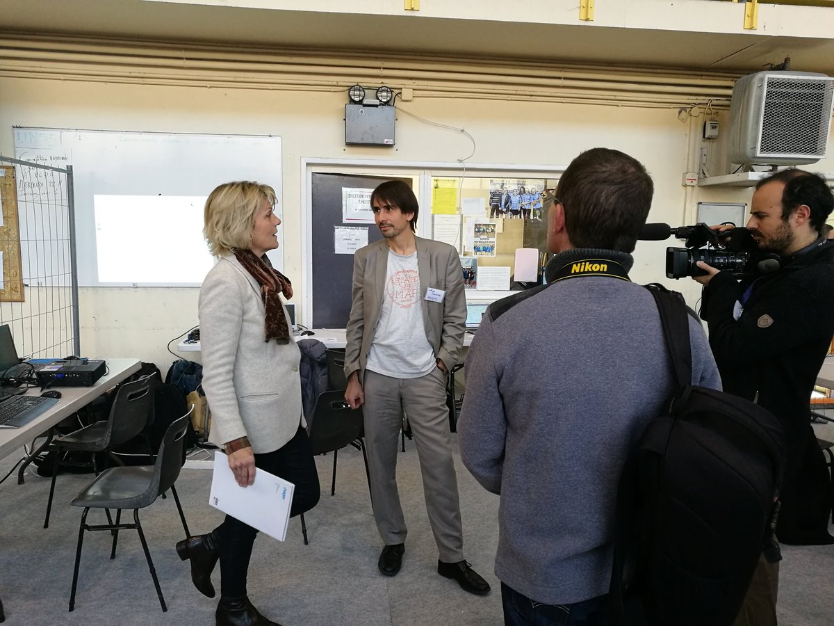 #cartosanté @AssoAdrets@apitux à Digne les Bains <a href="/DoukhanGDProjet/">Guillaume Doukhan</a> en discussion avec <a href="/PatriciaGranet/">Patricia Granet</a>