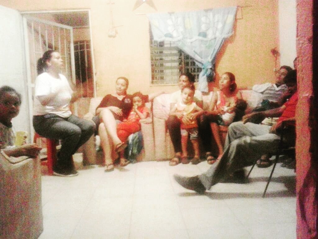 JuventudPSUV07's tweet photo. @jpsuvcarirubana sigue desplegada organizando #LaJuventudDeOro integrando al trabajo Enlaces d la Juventud Etnia Incas Putamayo 
@vclarkb https://t.co/RsH7ISRtAW