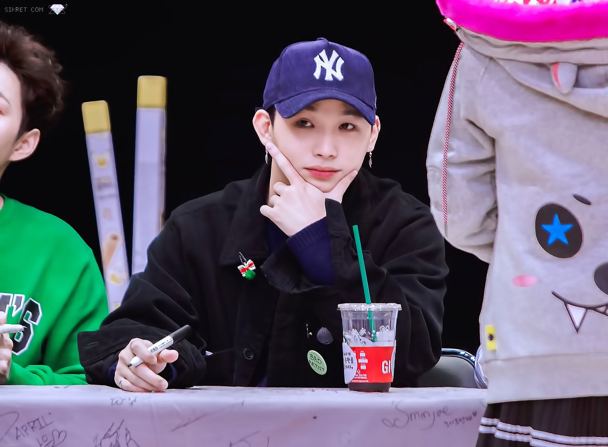 day_ek_day's tweet photo. 꽃이 너라고 생각하니
세상에 안 예쁜 꽃이 없다

/윤보영, 꽃

@BTOB_IMHYUNSIK https://t.co/fbhNljeVLA