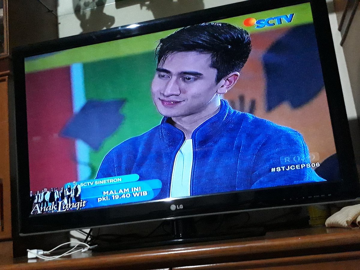 sase_el's tweet photo. Tetep engga mau looh😂😂 #STJCEPS06 https://t.co/dsc3sLkl1Z