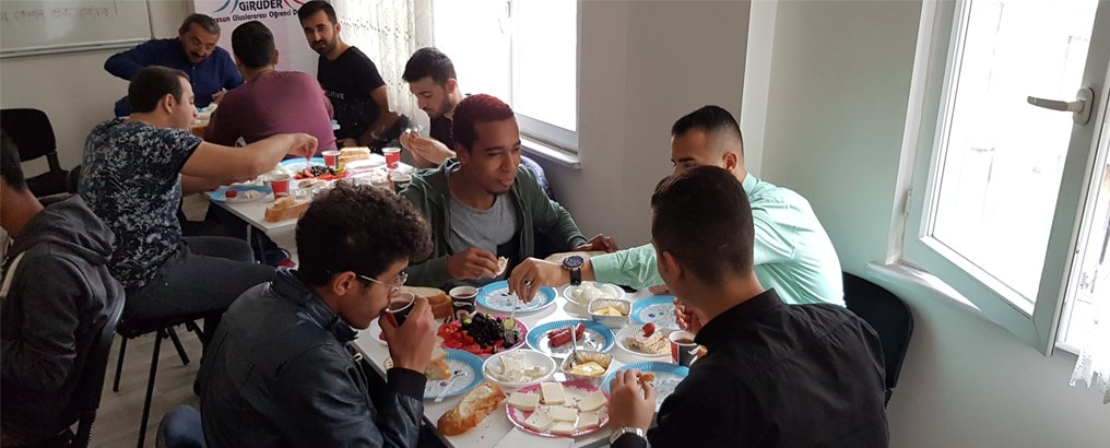 Misafir Öğrencilere Kardeşlik Kahvaltısı
Haber Detayı | goo.gl/gJHFmp