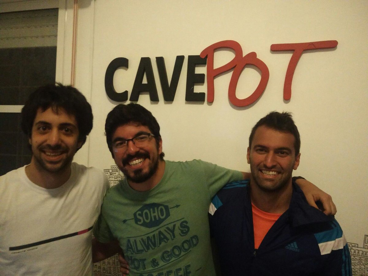magentainnova's tweet photo. @Cavepot @UruIT @angularMVD @jetbrains @pluralsight Visitando a @bargenta de @Cavepot en la @angular meetup. @OctavioGB19 y @arelsirin1 👏👏👏👏 https://t.co/SdHxBk5rOz