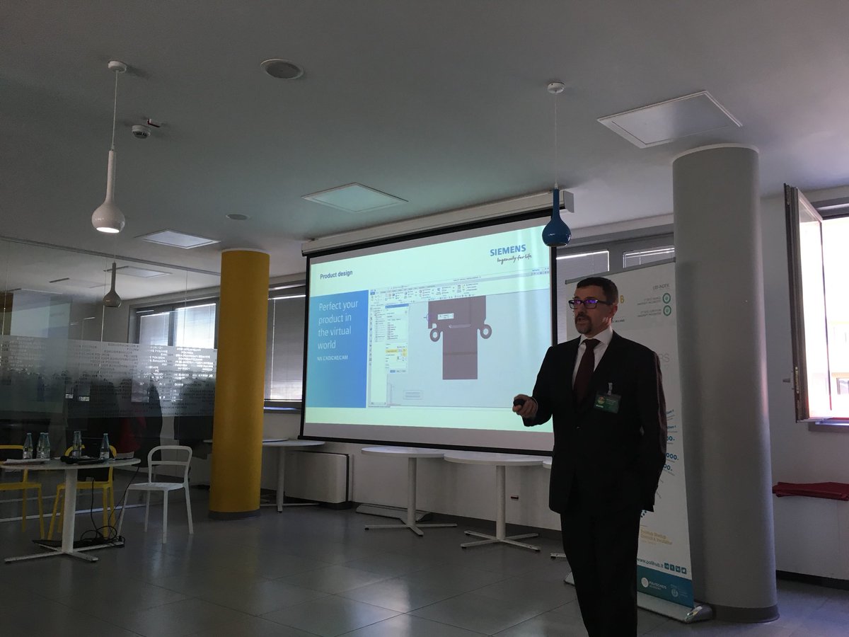 xLontrax's tweet photo. Grande @glsacco a #IBE2017 ci parla di #digitaltwin https://t.co/2KjRDht782